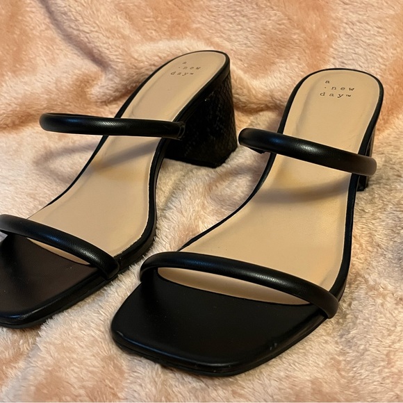 ❥Short Heels❥SOLD - Picture 1 of 4